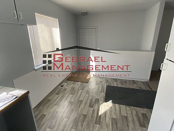 4th image of 3230 Montana Ave