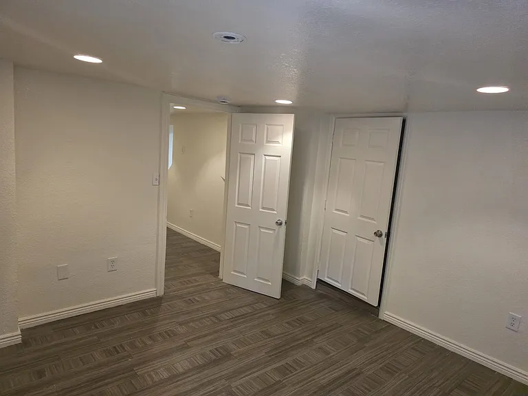 564 S Stuart St — Photo 11