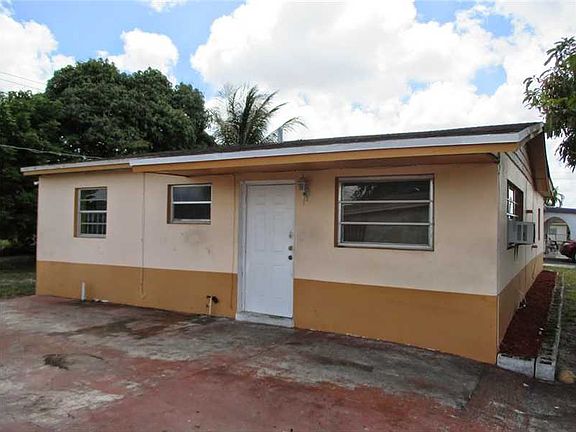 4th image of 20721 NW 34th Ct