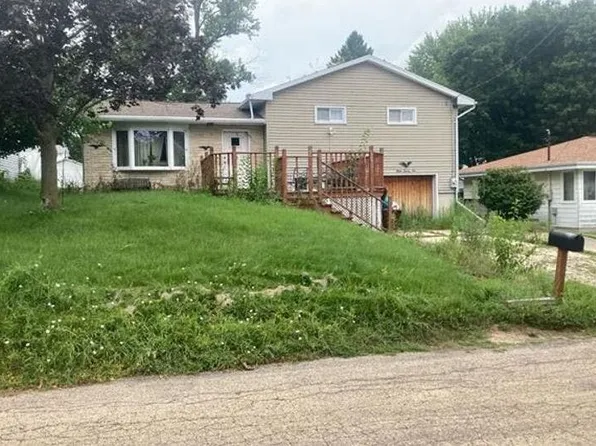 325 W Franklin St, Lanark, IL 61046
