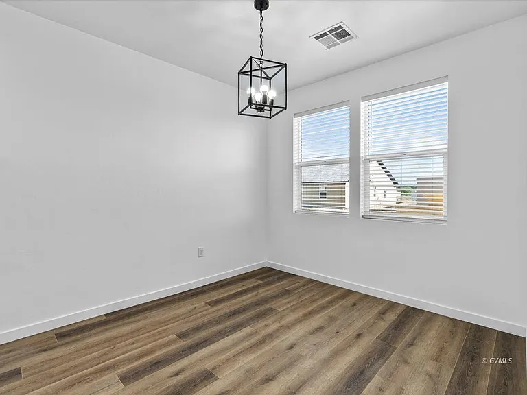 2926 W Eagle Dr — Photo 12