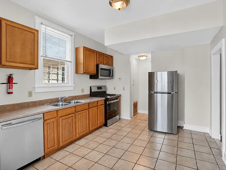 2500 Nashville Ave — Photo 5