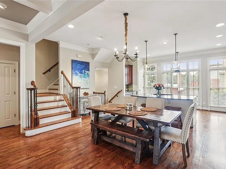 805 Highland Green Way NE — Photo 11