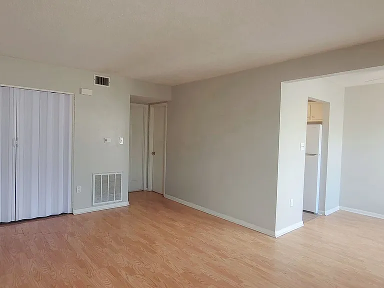 County View Apartments — Photo 12