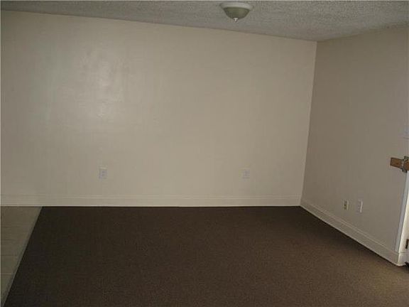 4th image of 7201-03 Salem Dr