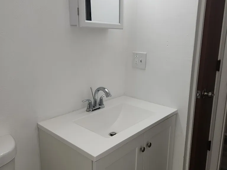 280 Hyatt Ave — Photo 3