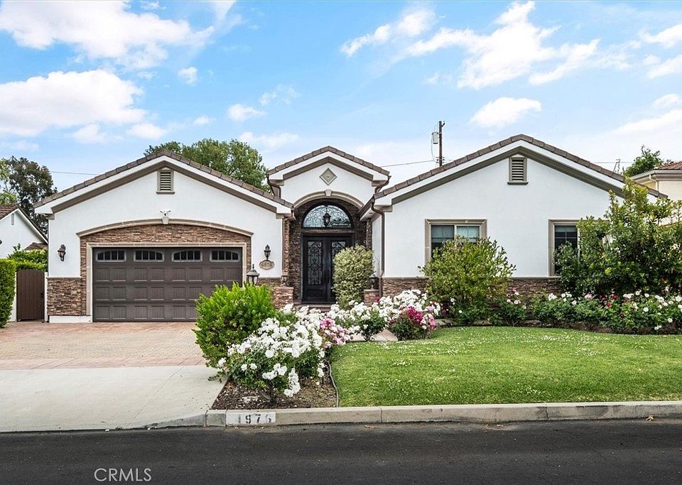 1st image of 4976 Odessa Ave