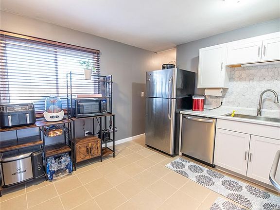 5th image of 905 Woodbridge Ct