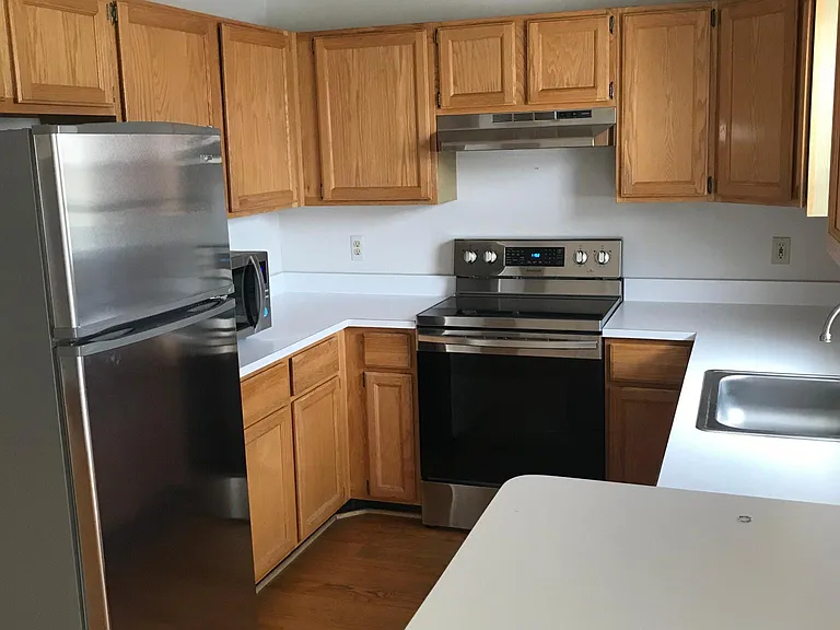 1344 S Main St — Photo 10