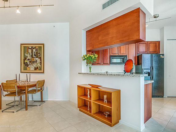 4th image of 347 N New River Dr E Penthouse 6