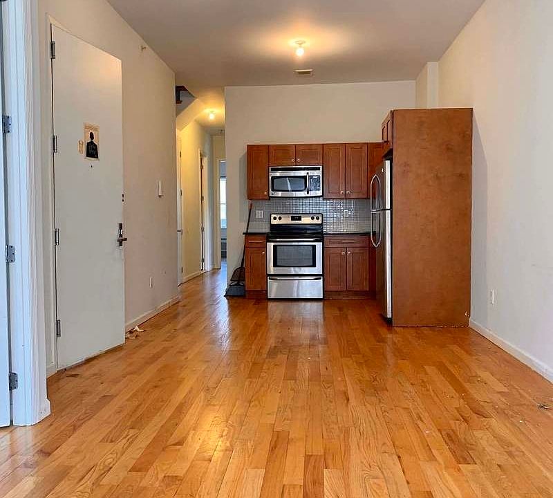 1st image of 107 Stockton St #4