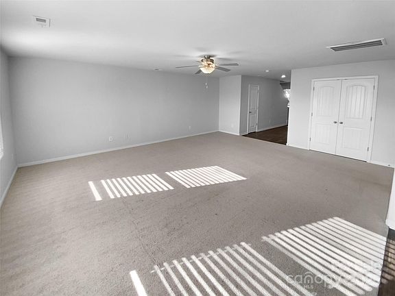 4th image of 1205 Standing Oak Dr