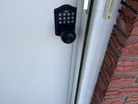 Keyless entry pads on both doors