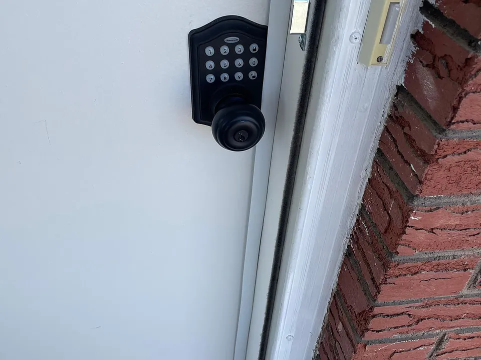 Keyless entry pads on both doors