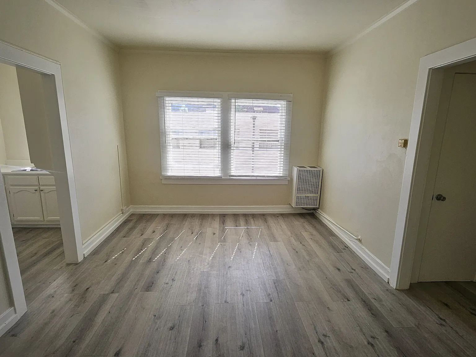 Studio, 400 sqft, $1,350 — Photo 2