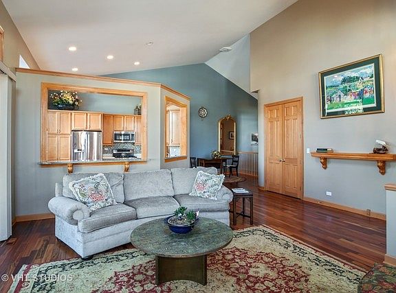 2nd image of 1271 S Falcon Dr