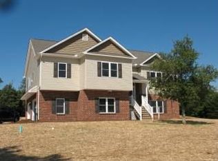 203 Kings Grant Dr, Goode, VA 24556