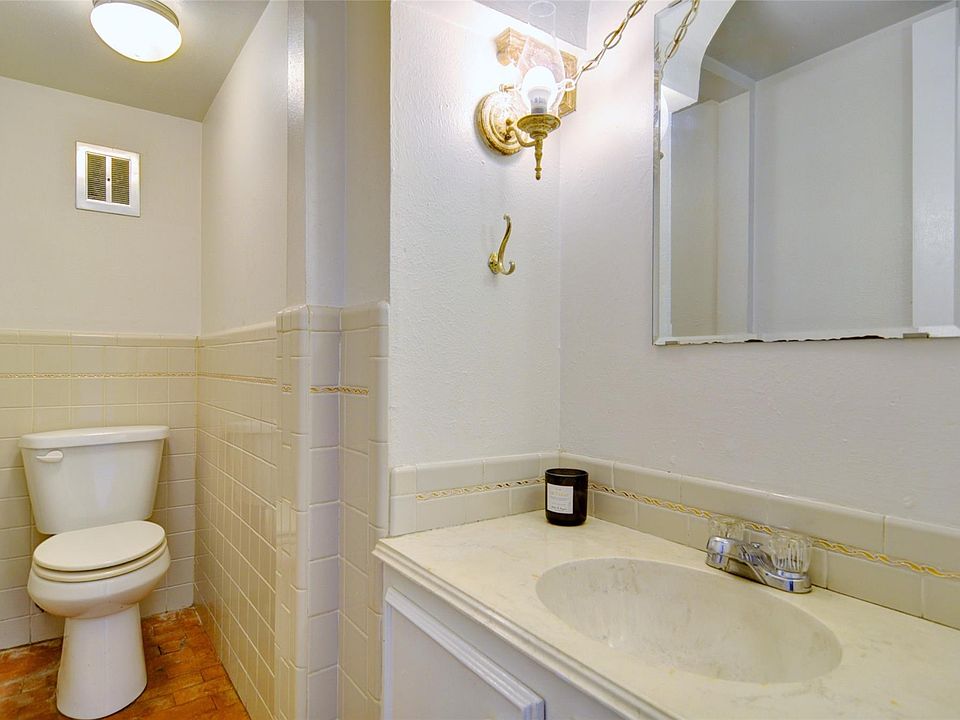 1st image of 3201 Las Vegas Trl APT B