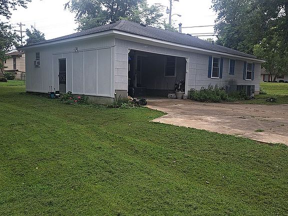 2nd image of 2214 E Reelfoot Ave