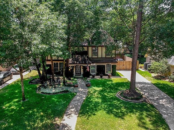 2nd image of 2022 N Riverlawn Dr