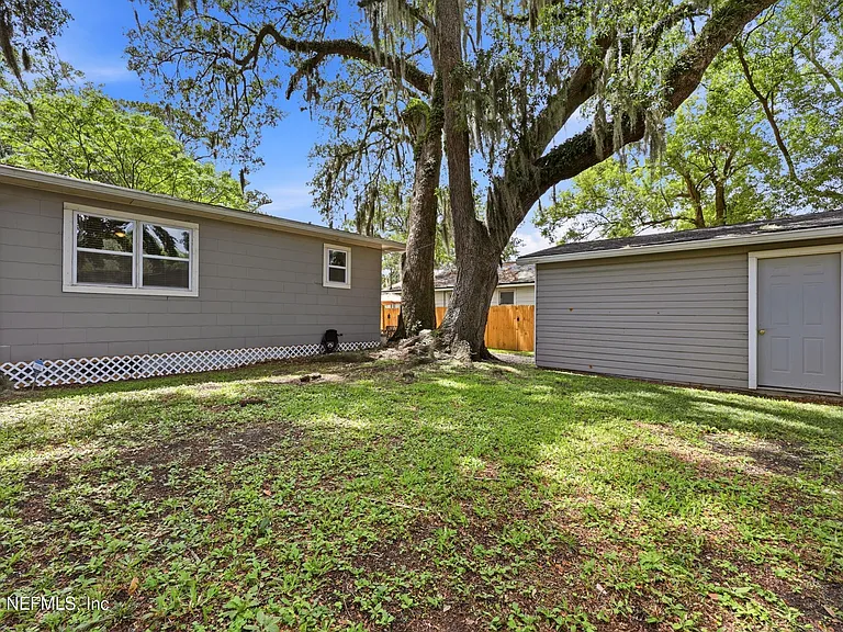 1035 Congleton Ter — Photo 15