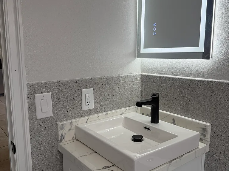 3009 W Waters Ave — Photo 5
