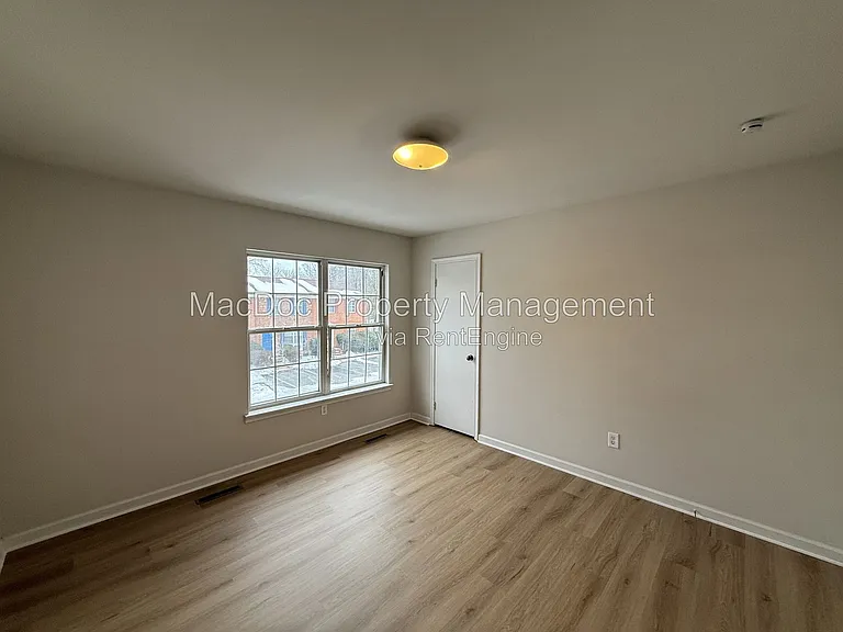 5230 Kings Wood Ln — Photo 16