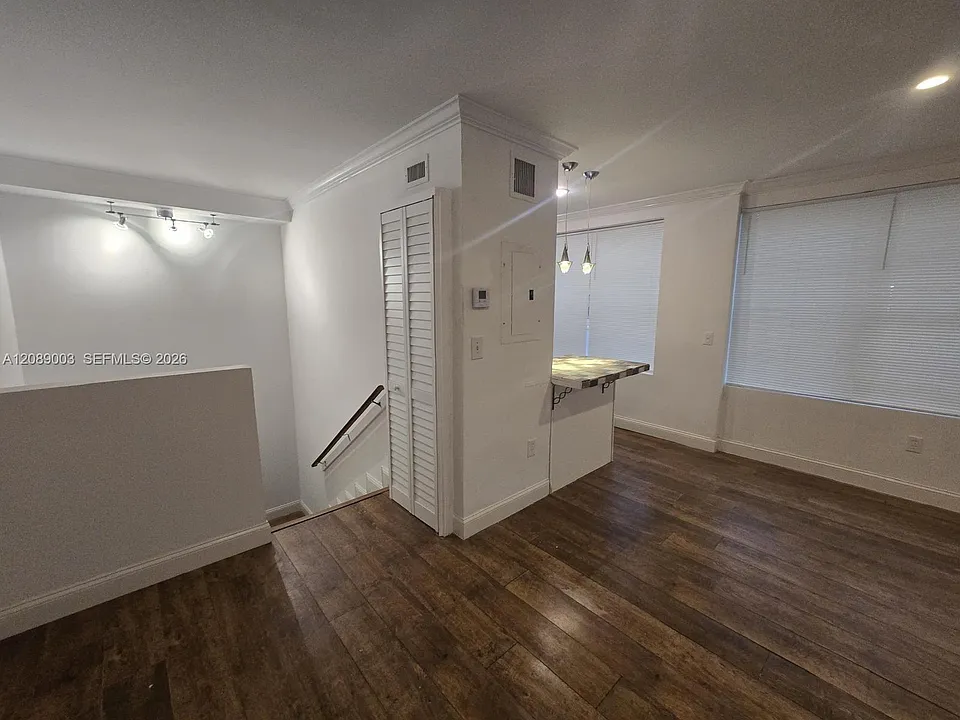 1460 Ocean Dr #201