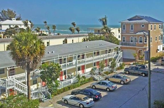4th image of 2096 Estero Blvd #8