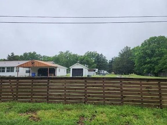 3rd image of 10812 Sleepy Hollow Rd
