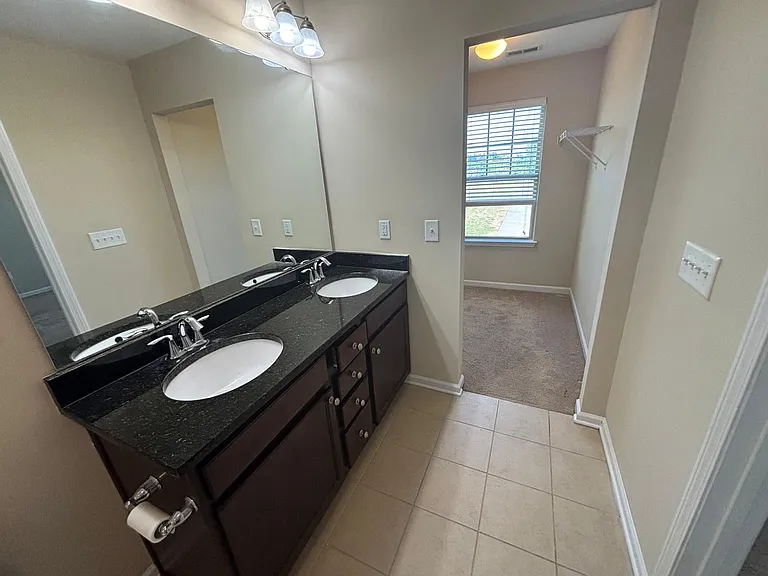 451 Shakespeare Dr — Photo 31