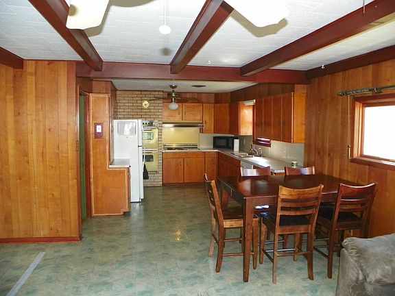 4th image of 204 Brundrette St