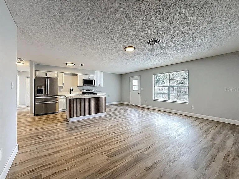 8940 SE 88th St — Photo 3
