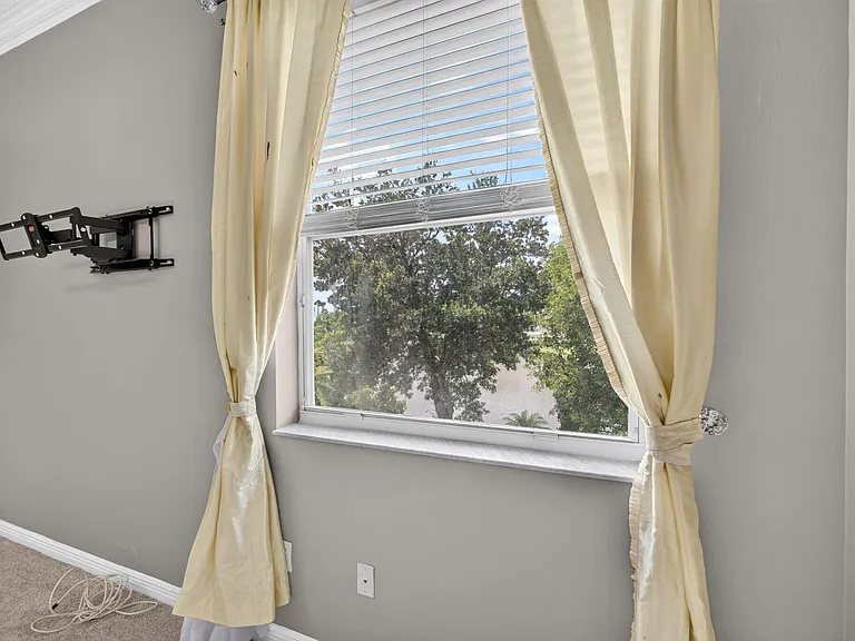 1204 Oakwater Dr — Photo 35