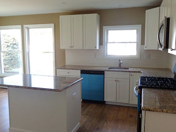 5th image of 17 Montego St