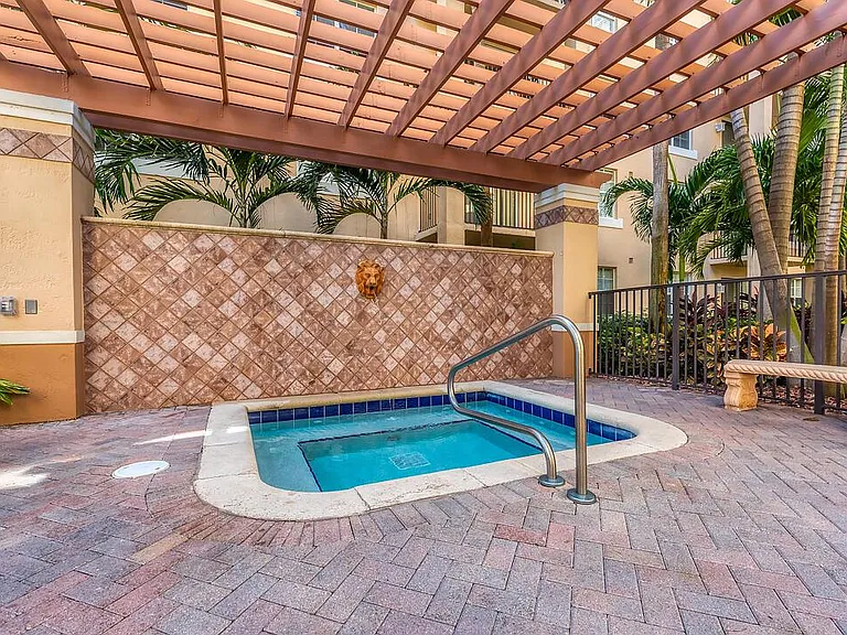1801 N Flagler Dr #818 — Photo 43