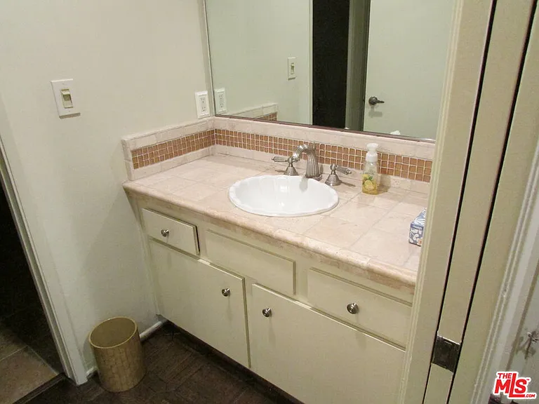 1850 Midvale Ave #7 — Photo 8