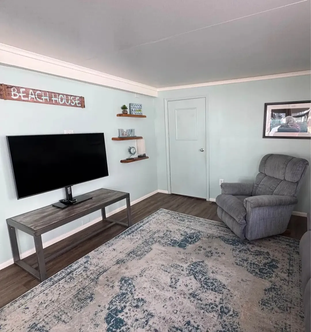 10721 US 98, Dade City, FL 33525 1 bedroom 1 bath Florida Room — Photo 3