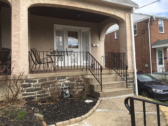 1207 Harding w front porch