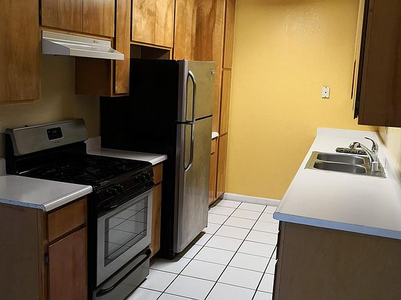 3rd image of 308 San Miguel Ct APT 1