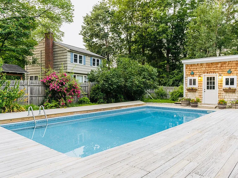 10 Deacon Rd — Photo 33