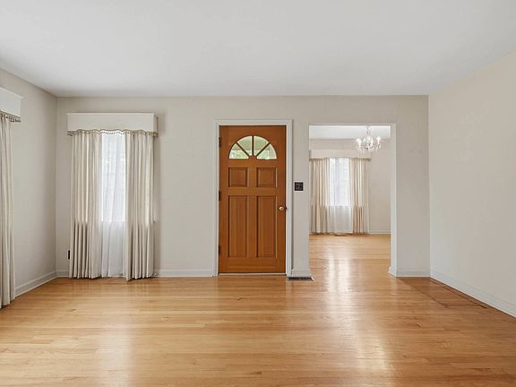 5th image of 1281 W Fairfax Dr