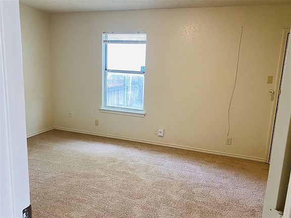 3rd image of 3625 Hulen Park Cir