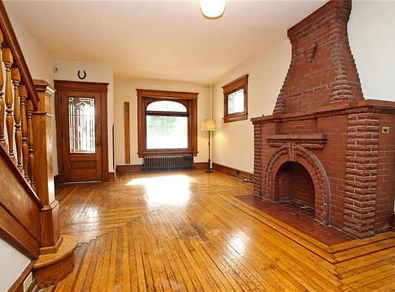 4th image of 39 N West St