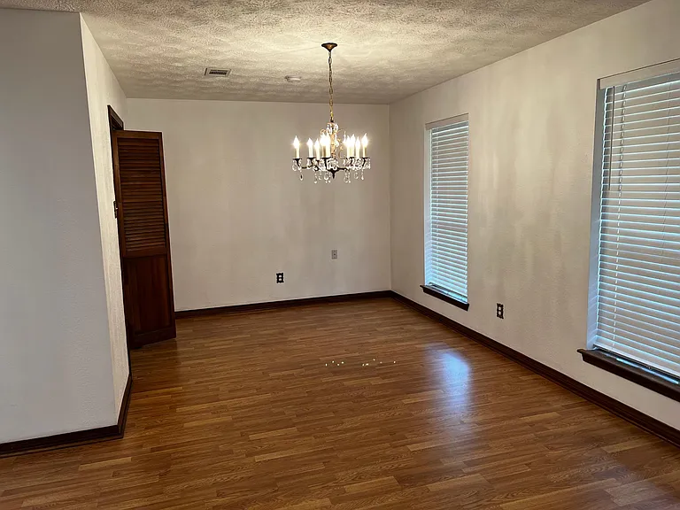 118 Gravolet St — Photo 14