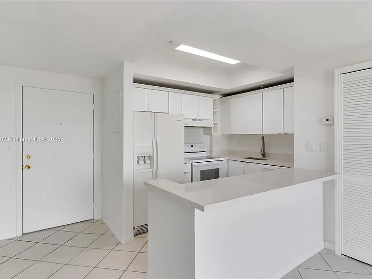 3500 Coral Way #1207 — Photo 2