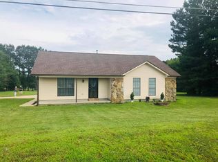 935 Tracy Rd, Millington, TN 38053