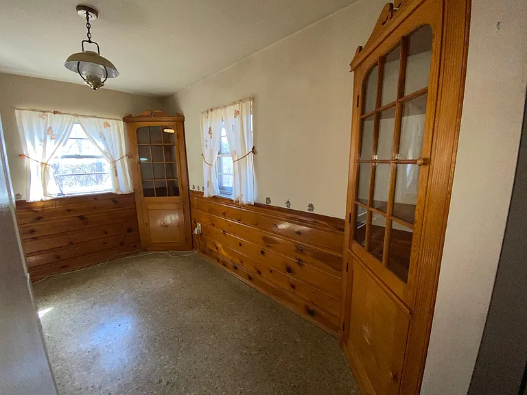 371 Adrian Dr — Photo 6