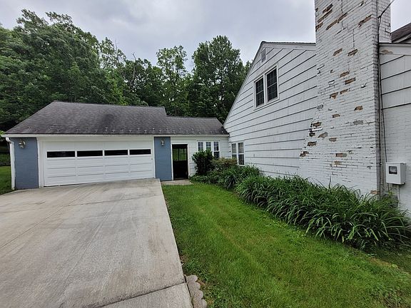 3rd image of 550 Bouquin Cir