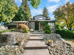 5786 Aberdeen St, Surrey, BC V3S4W2